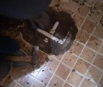 满洲里卫生间漏水维修公司为您分享下卫生间渗水如何处理及注意事项