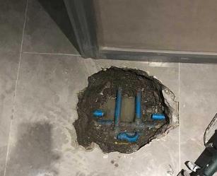 满洲里阳台漏水维修公司分享下暖气管道漏水的原因有哪些